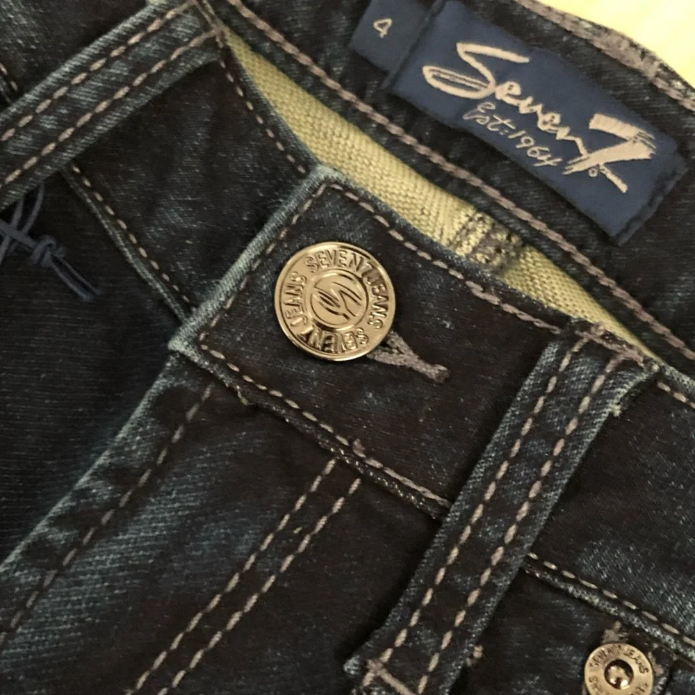 Seven 7 Denim Blue Cargo Jeans Shorts NWT - Picture 3 of 4